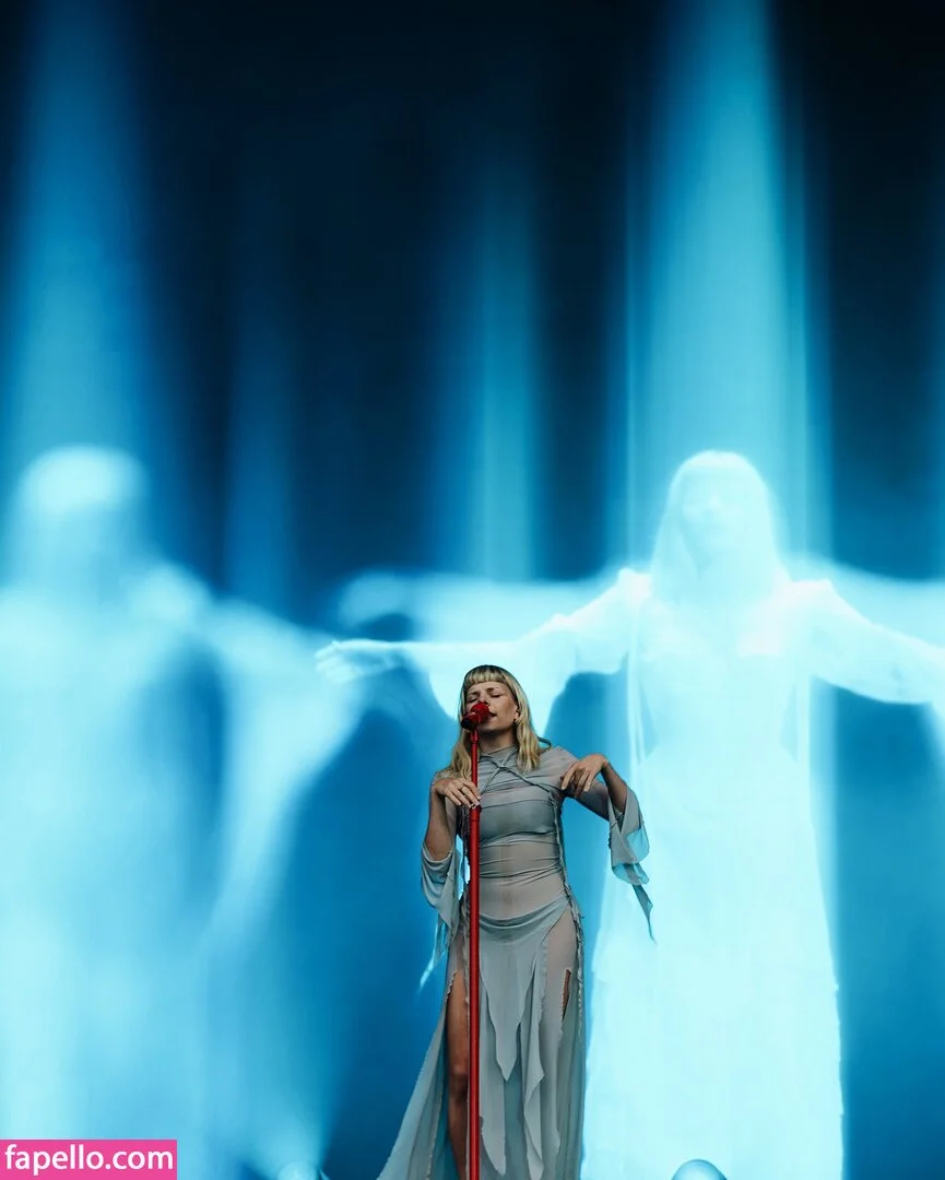 Aurora Aksnes / auroramusic / singer Onlyfans Photo Gallery 