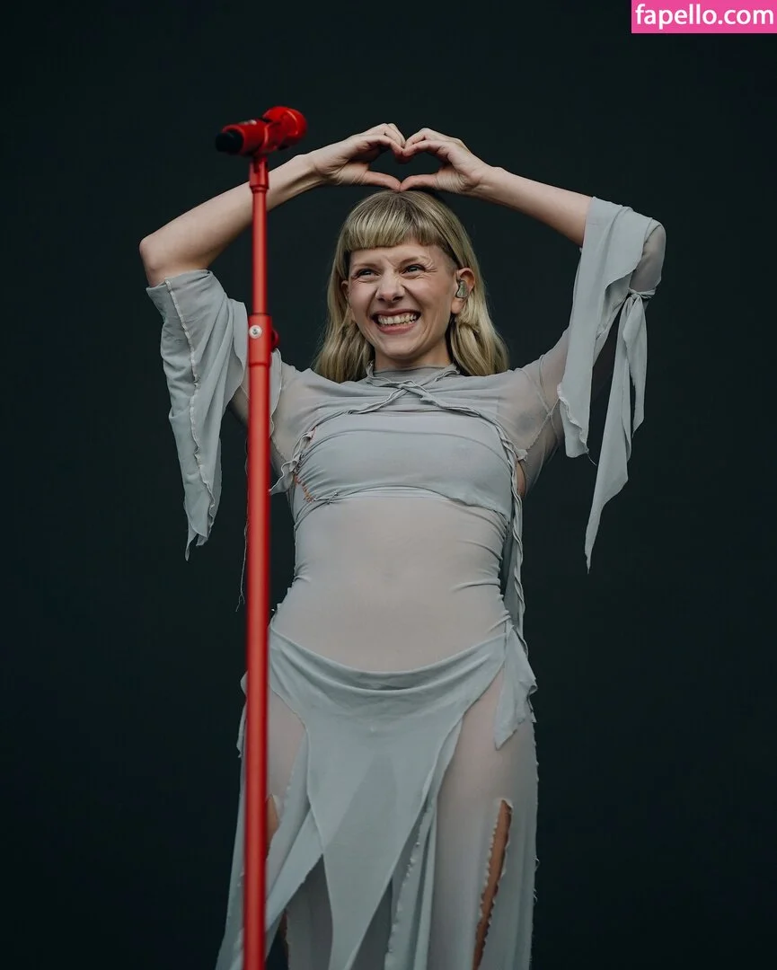 Aurora Aksnes / auroramusic / singer Onlyfans Photo Gallery 