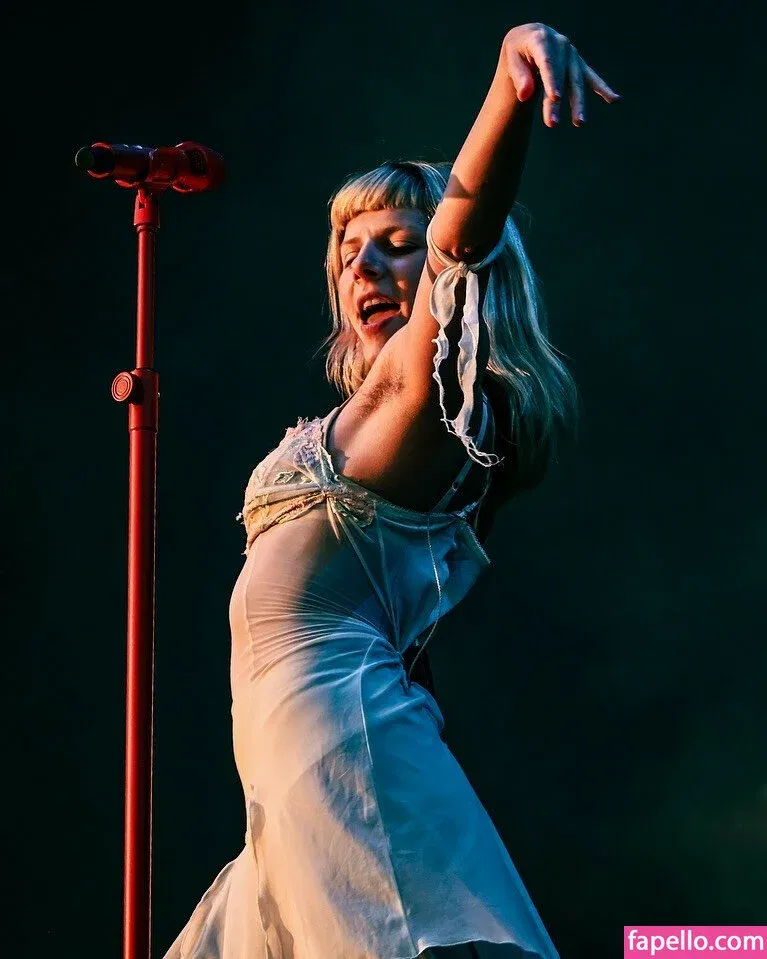 Aurora Aksnes / auroramusic / singer Onlyfans Photo Gallery 