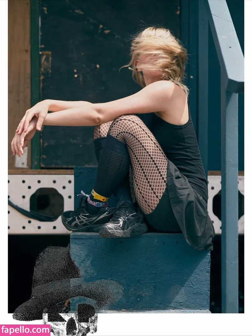 Aurora Aksnes / auroramusic / singer Onlyfans Photo Gallery 