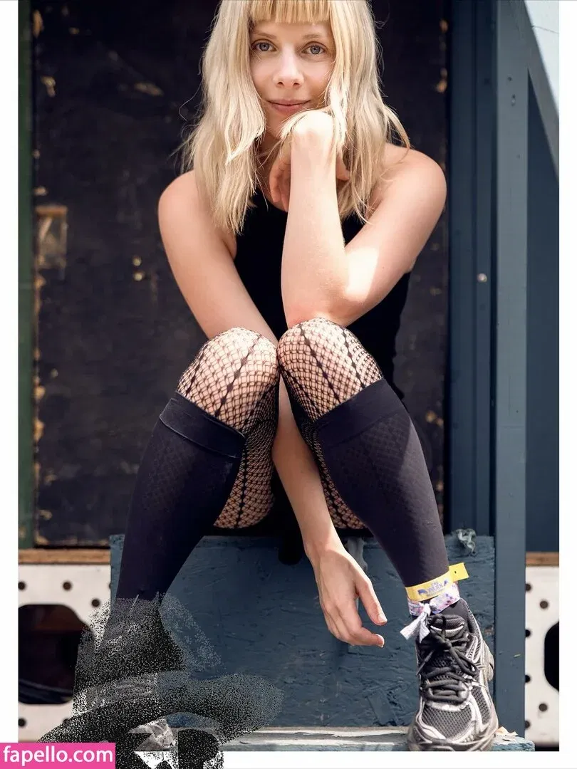 Aurora Aksnes / auroramusic / singer Onlyfans Photo Gallery 