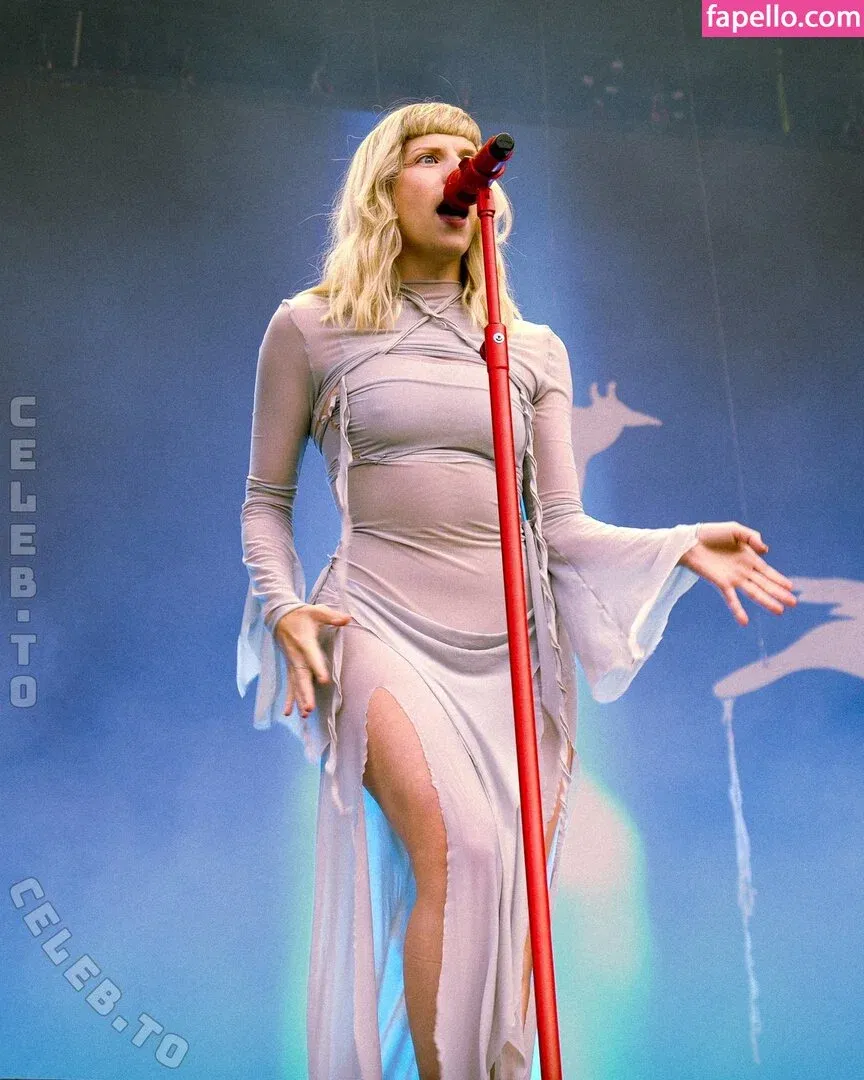 Aurora Aksnes / auroramusic / singer Onlyfans Photo Gallery 
