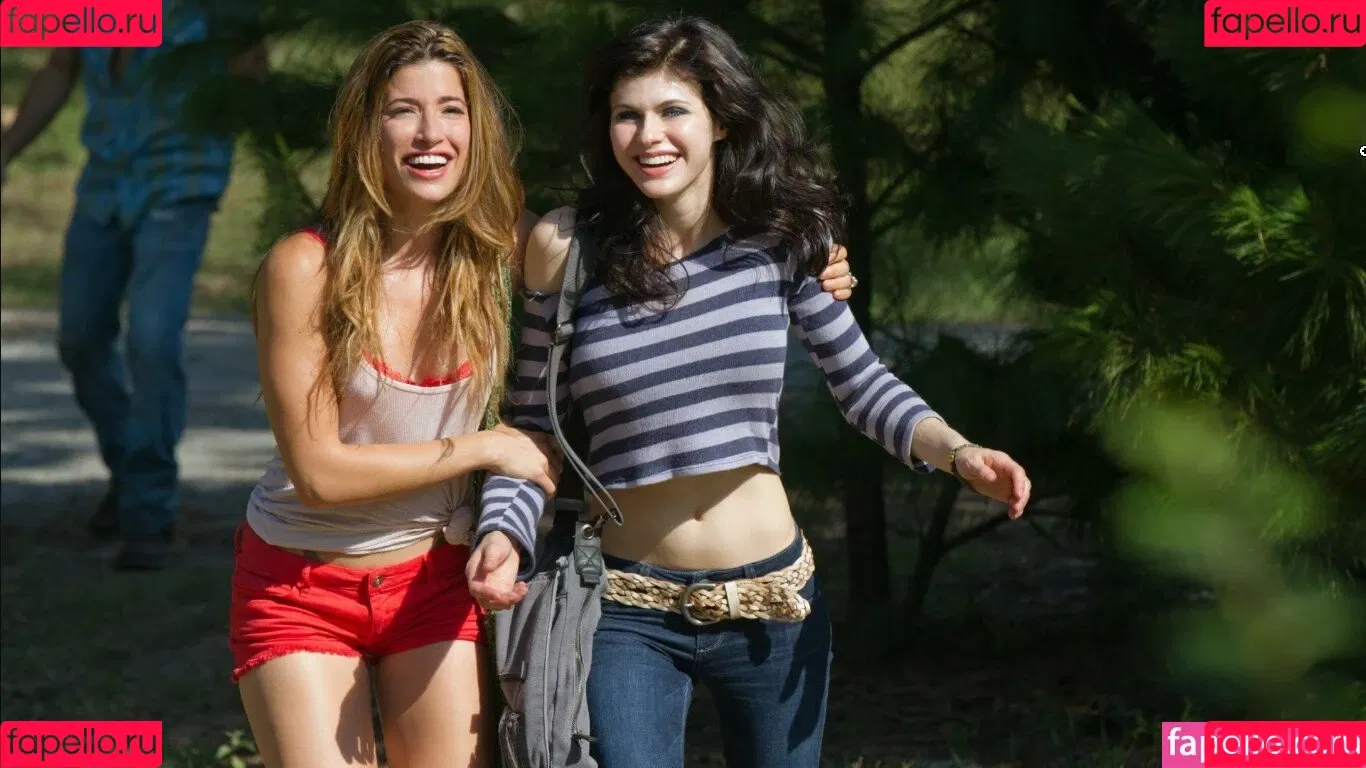 Tania Raymonde / tania.raymonde Onlyfans Photo Gallery 