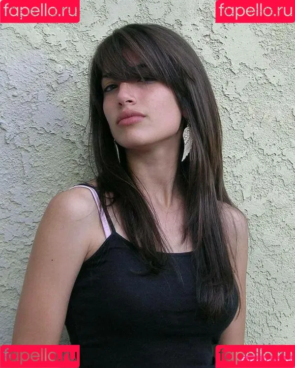 Tania Raymonde / tania.raymonde Onlyfans Photo Gallery 
