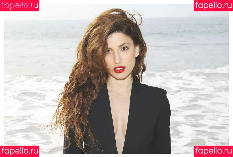 Tania Raymonde / tania.raymonde Onlyfans Photo Gallery 