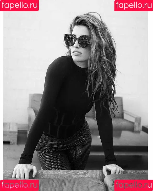 Tania Raymonde / tania.raymonde Onlyfans Photo Gallery 