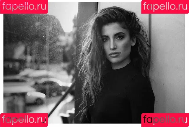 Tania Raymonde / tania.raymonde Onlyfans Photo Gallery 