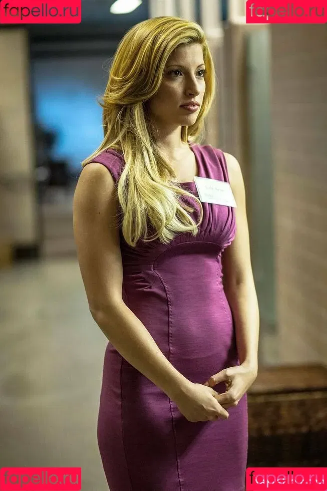 Tania Raymonde / tania.raymonde Onlyfans Photo Gallery 