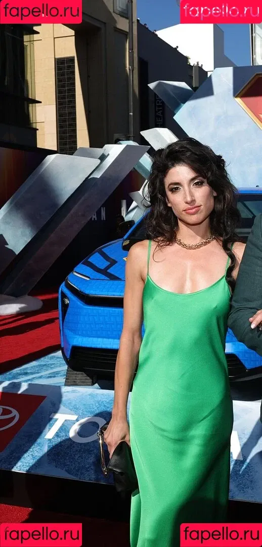 Tania Raymonde / tania.raymonde Onlyfans Photo Gallery 