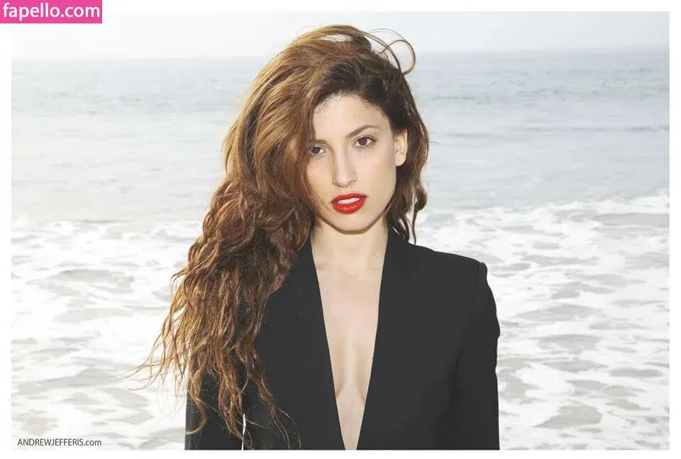 Tania Raymonde / tania.raymonde Onlyfans Photo Gallery 