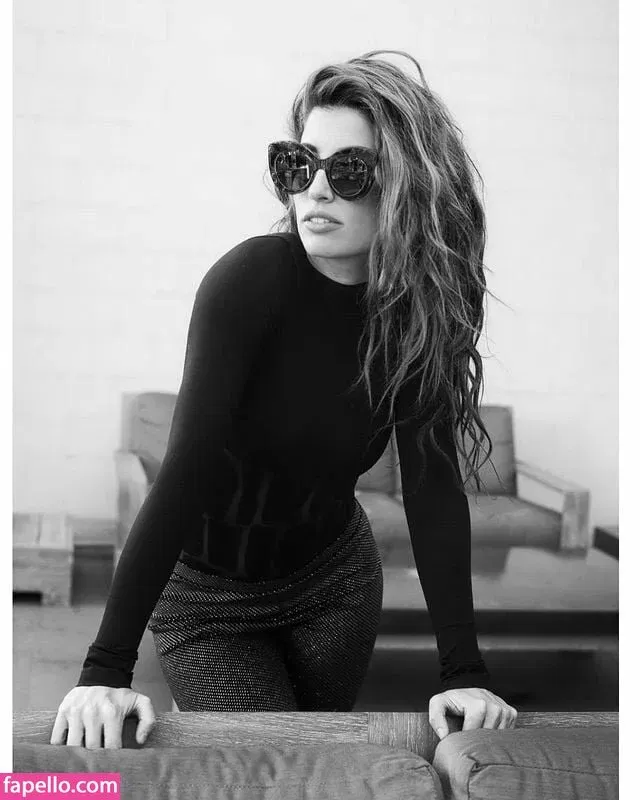 Tania Raymonde / tania.raymonde Onlyfans Photo Gallery 