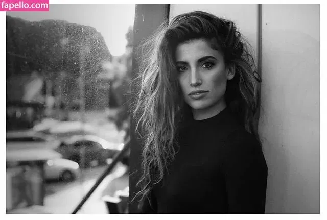 Tania Raymonde / tania.raymonde Onlyfans Photo Gallery 