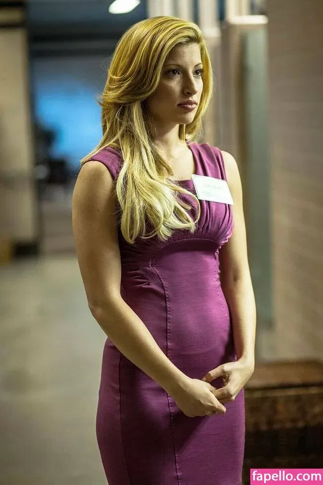 Tania Raymonde / tania.raymonde Onlyfans Photo Gallery 