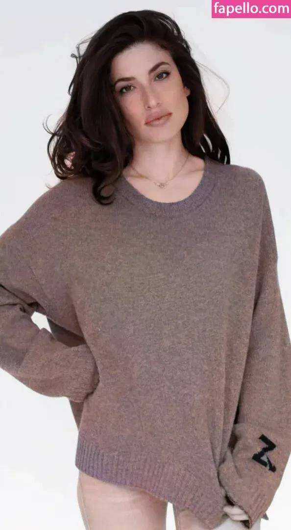 Tania Raymonde / tania.raymonde Onlyfans Photo Gallery 