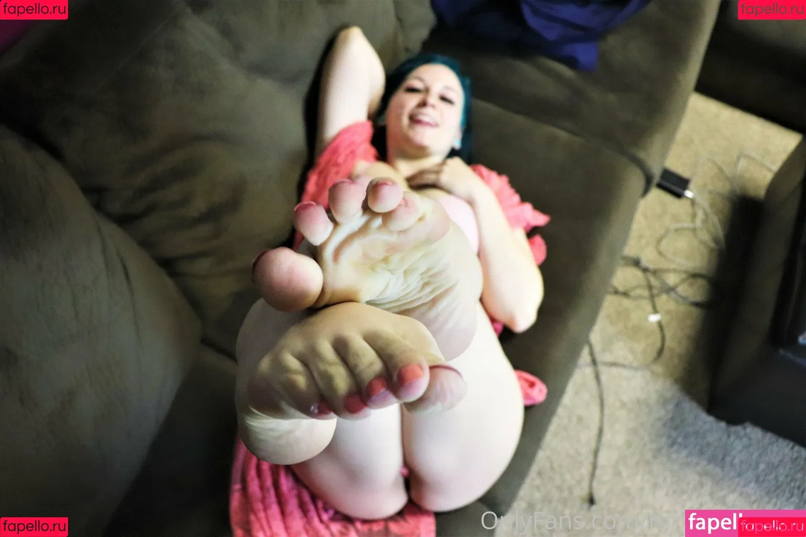 mr_toehunter / selenascheeks Onlyfans Photo Gallery 