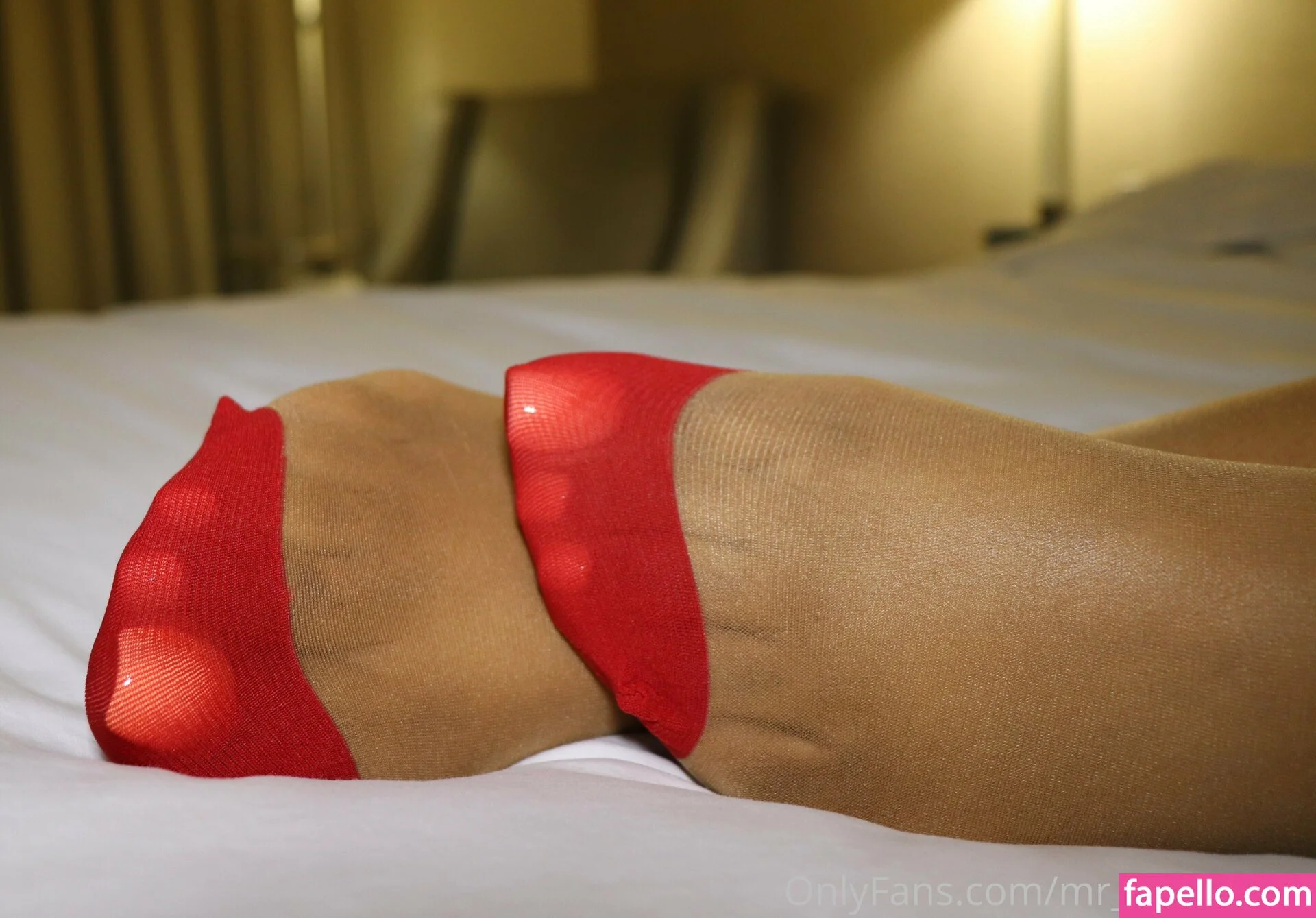 mr_toehunter / selenascheeks Onlyfans Photo Gallery 