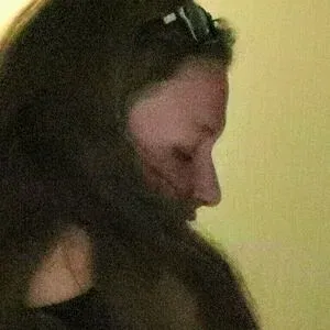 mr_toehunter / selenascheeks Onlyfans Photo Gallery 