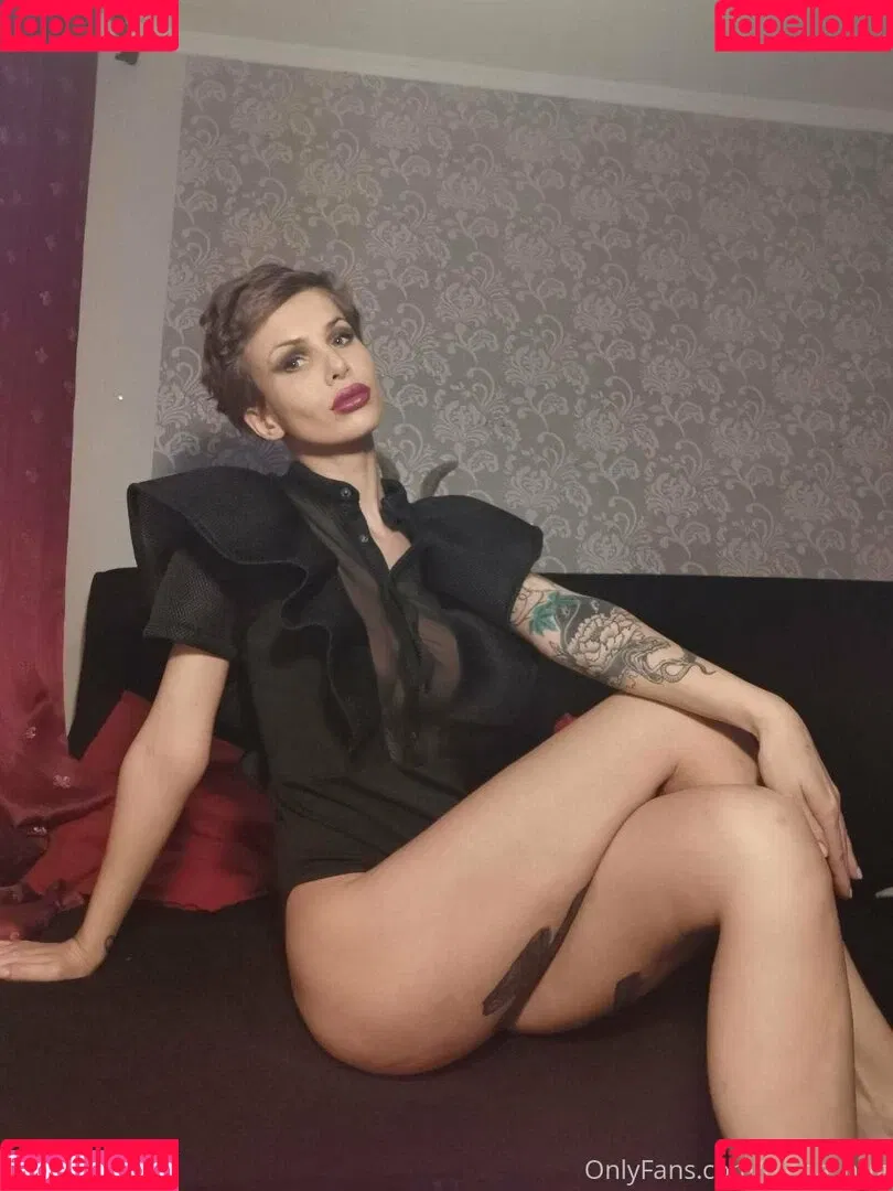 elenahug / elenahugs Onlyfans Photo Gallery 