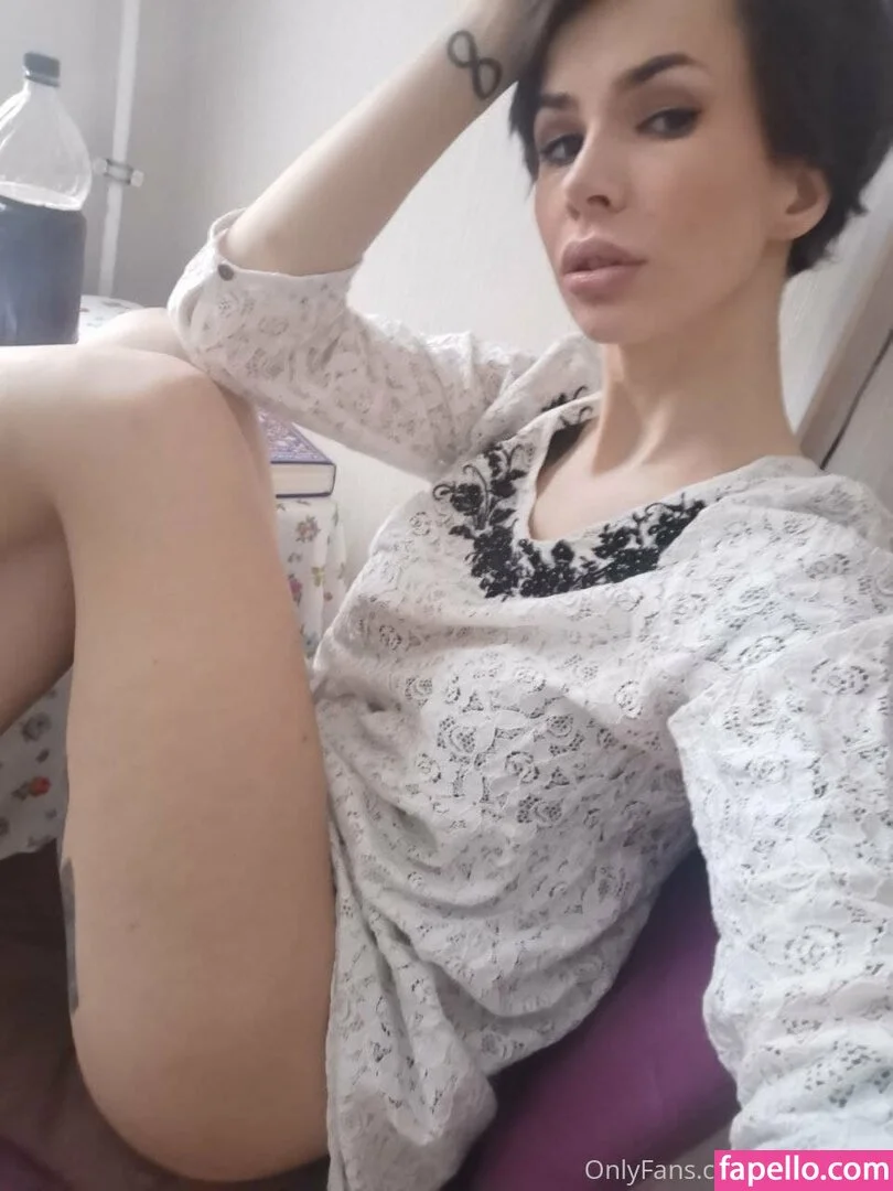 elenahug / elenahugs Onlyfans Photo Gallery 