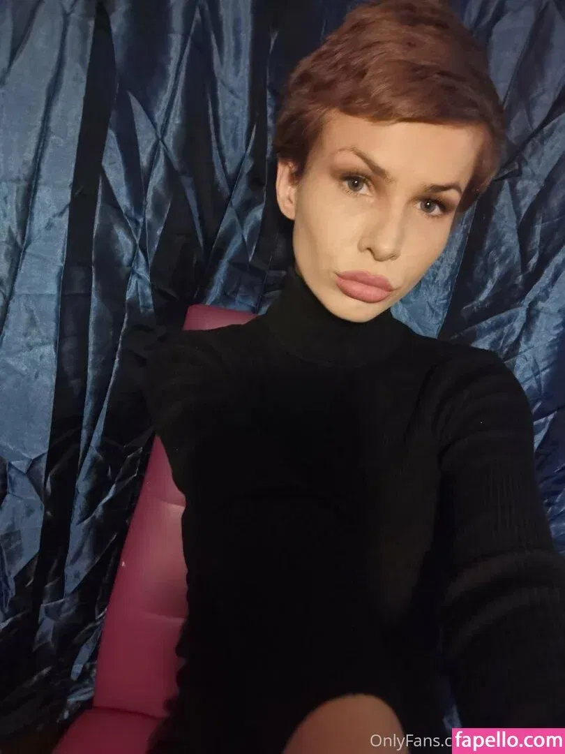 elenahug / elenahugs Onlyfans Photo Gallery 