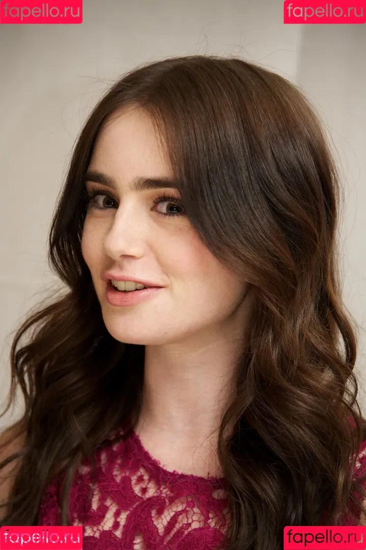 Lily Collins / lily_collins / lilyjcollins Onlyfans Photo Gallery 
