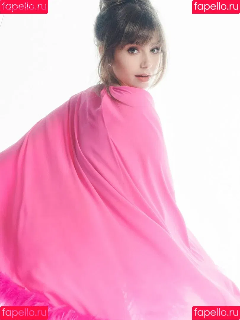 Lily Collins / lily_collins / lilyjcollins Onlyfans Photo Gallery 