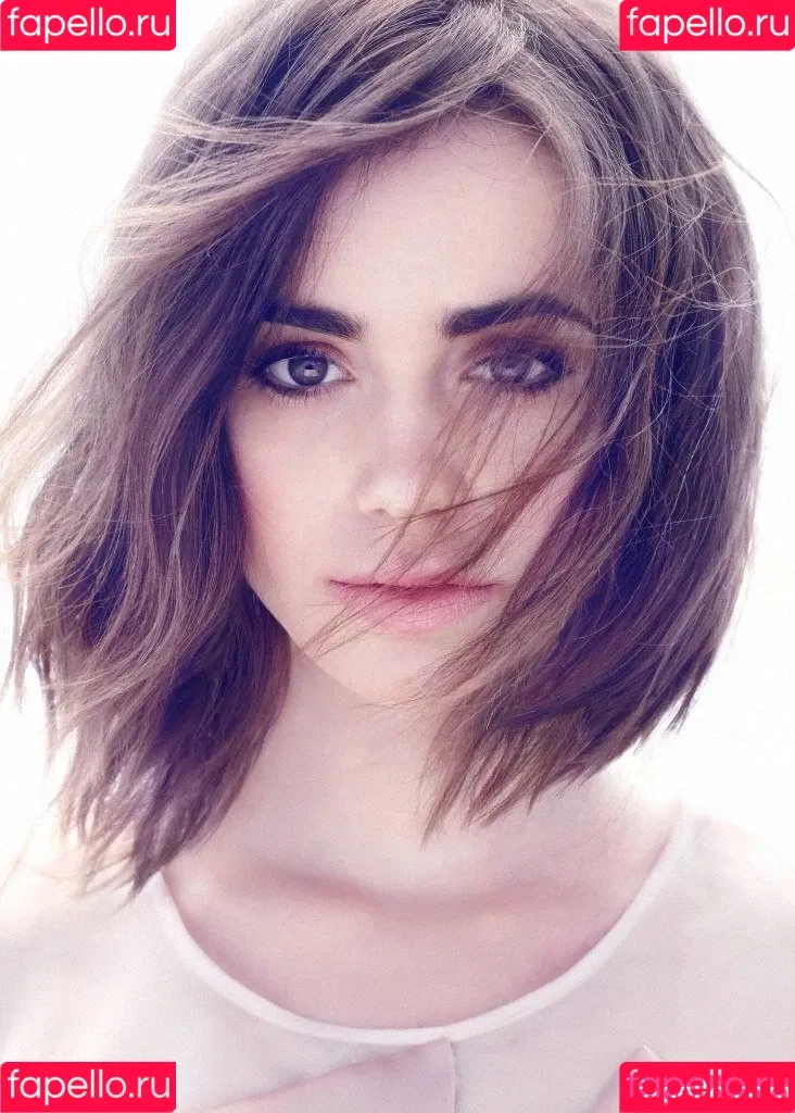 Lily Collins / lily_collins / lilyjcollins Onlyfans Photo Gallery 
