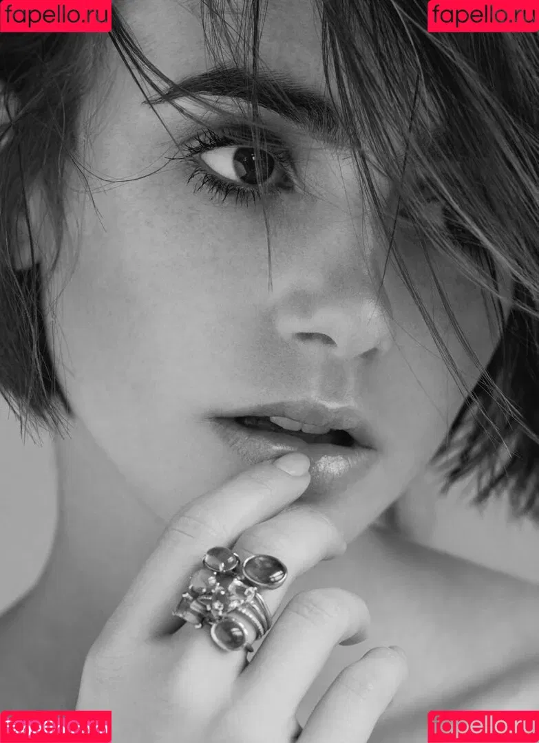 Lily Collins / lily_collins / lilyjcollins Onlyfans Photo Gallery 