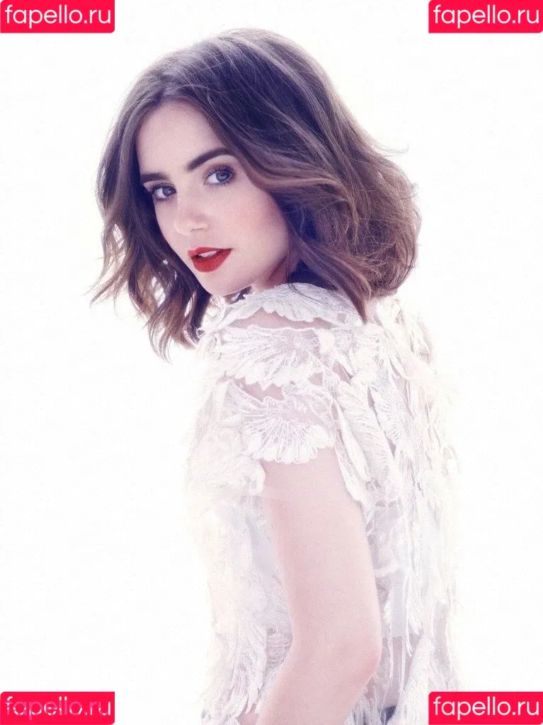 Lily Collins / lily_collins / lilyjcollins Onlyfans Photo Gallery 