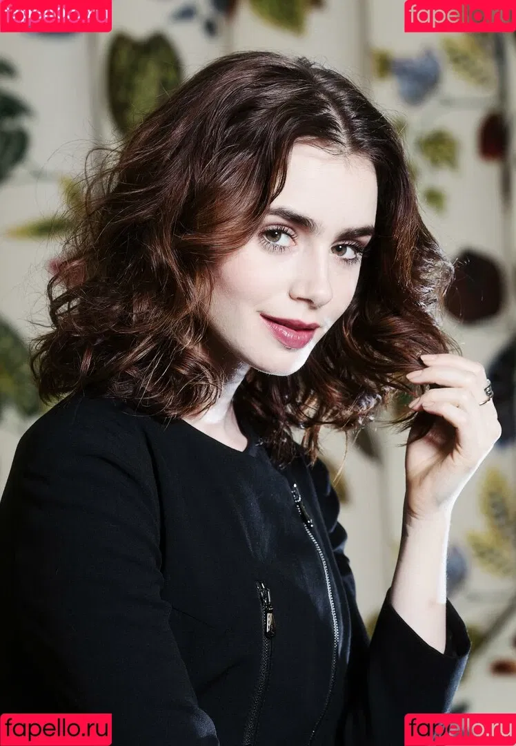 Lily Collins / lily_collins / lilyjcollins Onlyfans Photo Gallery 