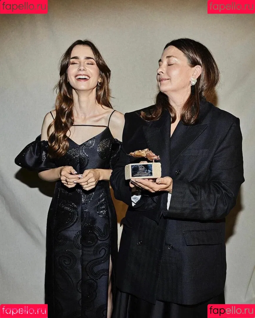 Lily Collins / lily_collins / lilyjcollins Onlyfans Photo Gallery 