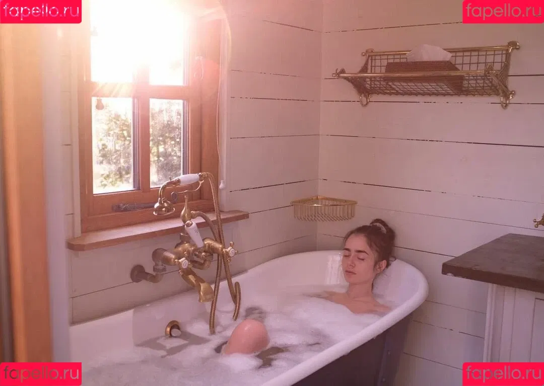 Lily Collins / lily_collins / lilyjcollins Onlyfans Photo Gallery 