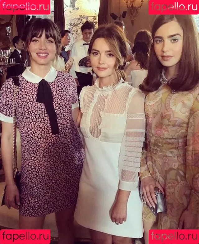 Lily Collins / lily_collins / lilyjcollins Onlyfans Photo Gallery 