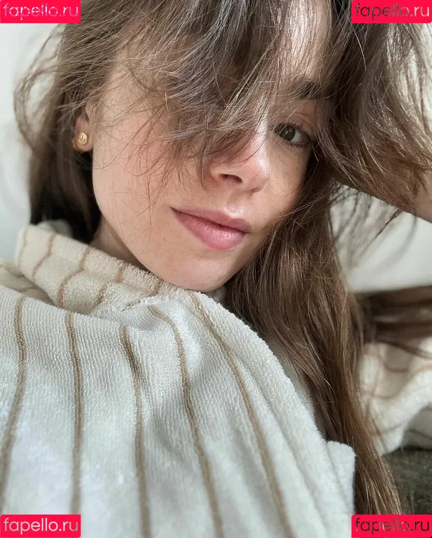 Lily Collins / lily_collins / lilyjcollins Onlyfans Photo Gallery 