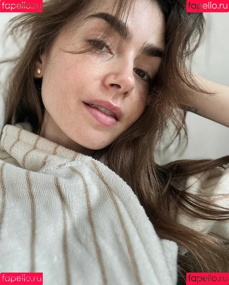 Lily Collins / lily_collins / lilyjcollins Onlyfans Photo Gallery 
