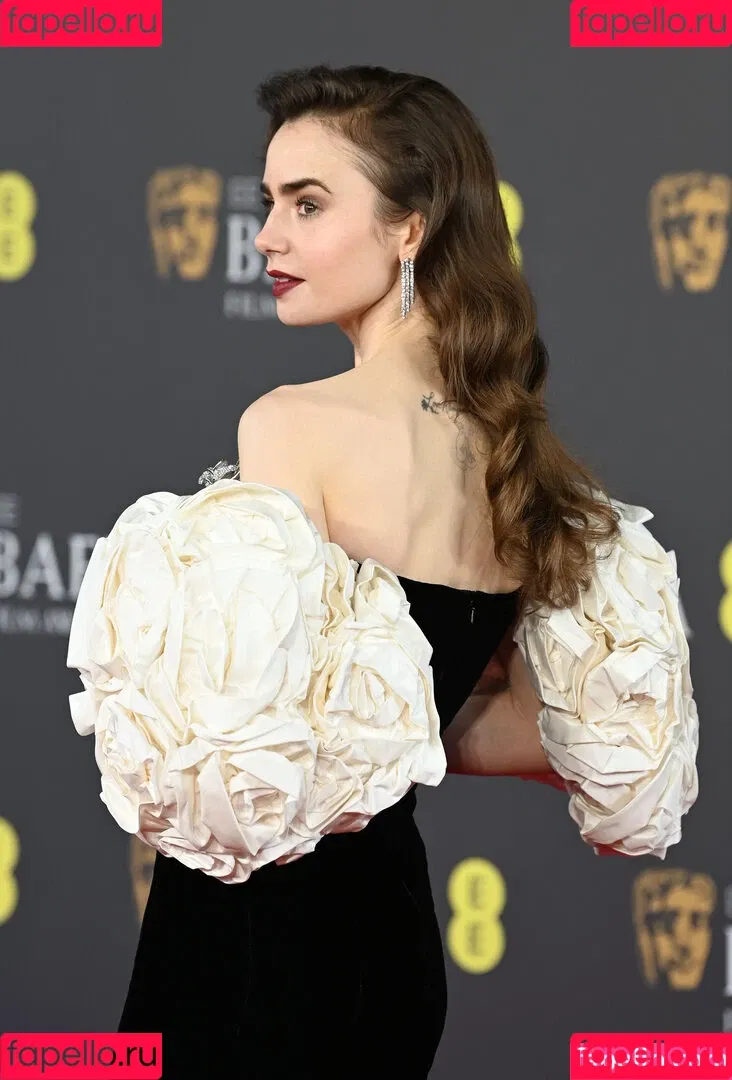 Lily Collins / lily_collins / lilyjcollins Onlyfans Photo Gallery 