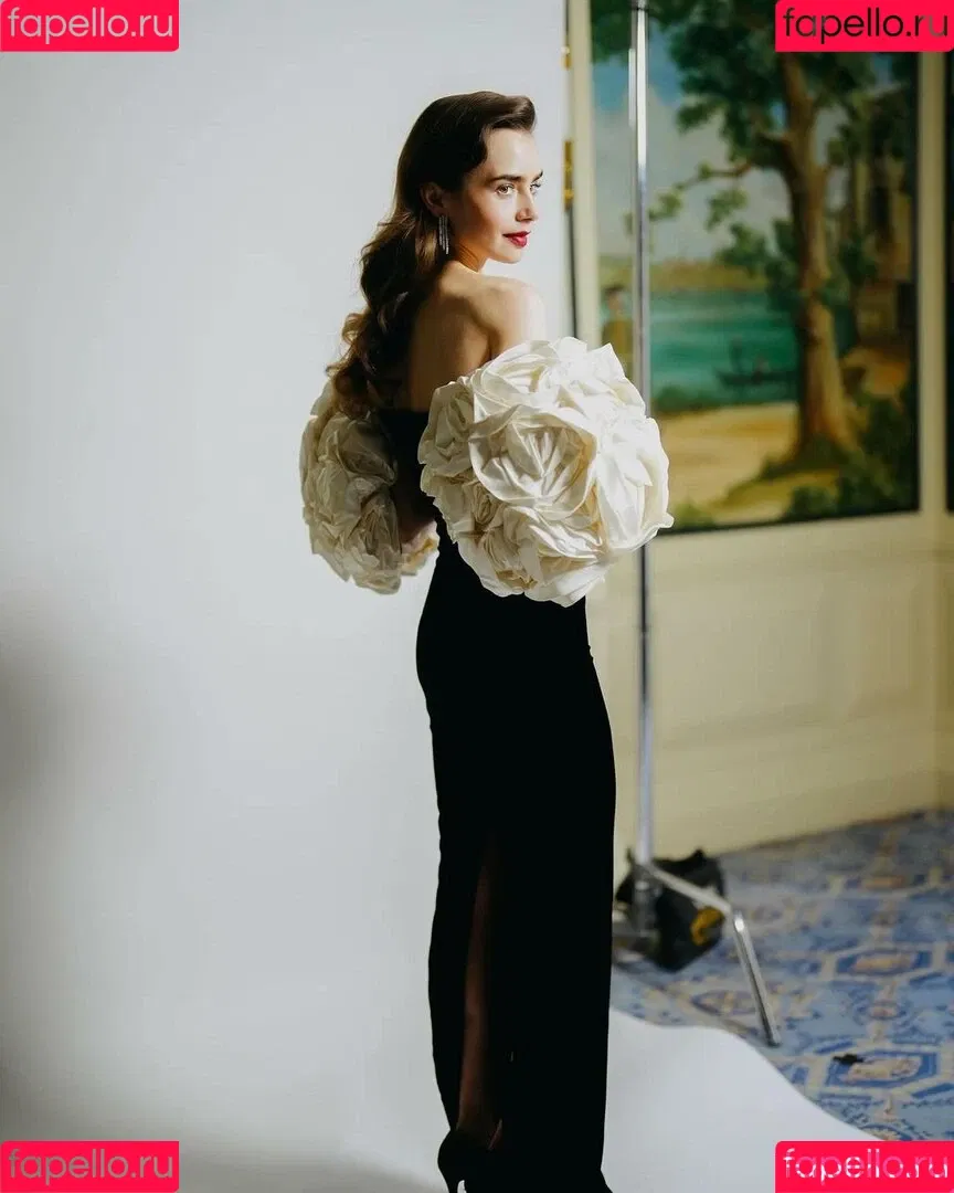 Lily Collins / lily_collins / lilyjcollins Onlyfans Photo Gallery 
