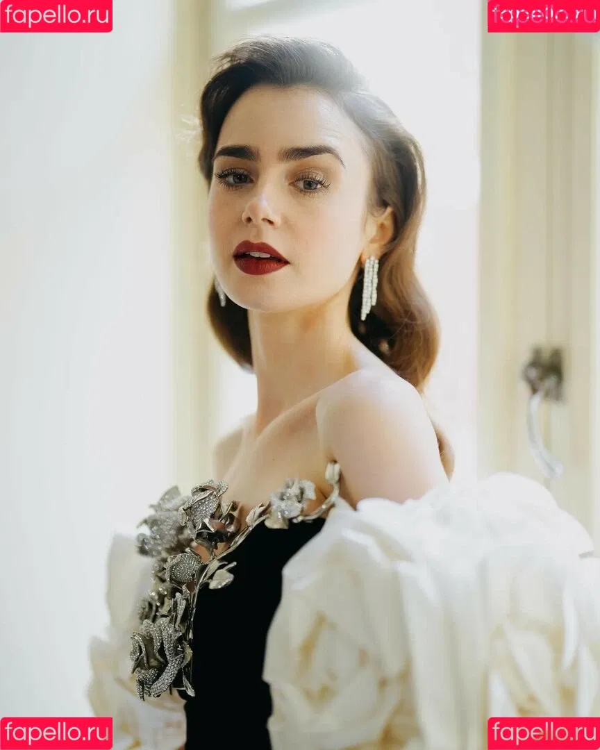 Lily Collins / lily_collins / lilyjcollins Onlyfans Photo Gallery 