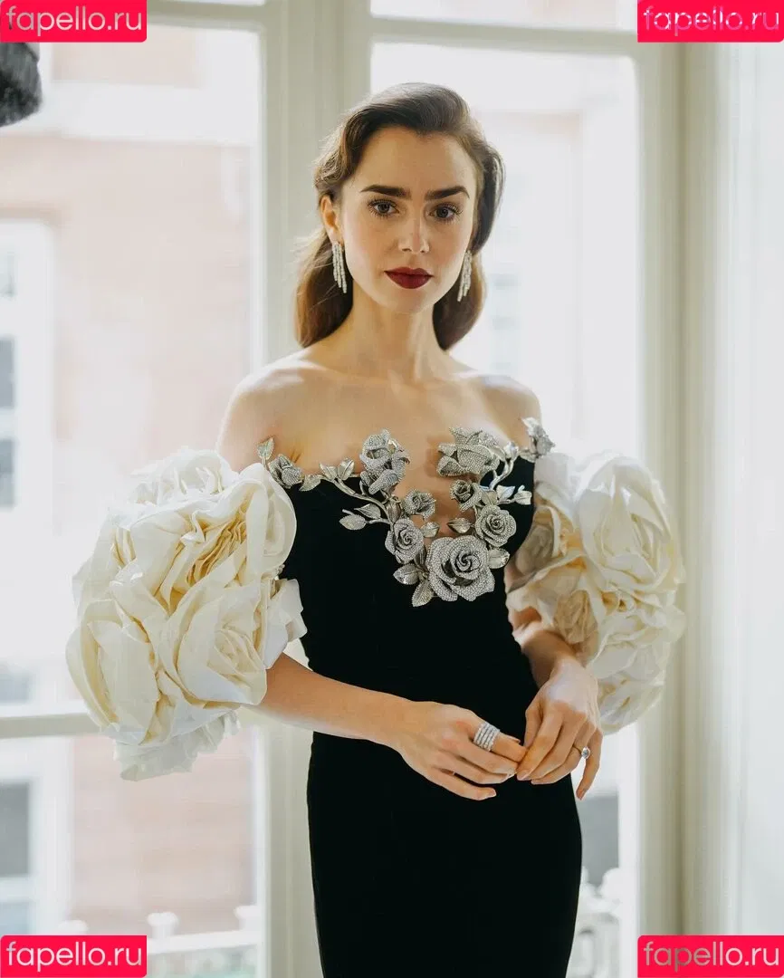 Lily Collins / lily_collins / lilyjcollins Onlyfans Photo Gallery 