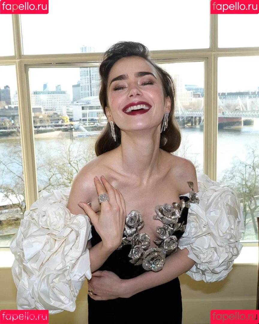 Lily Collins / lily_collins / lilyjcollins Onlyfans Photo Gallery 