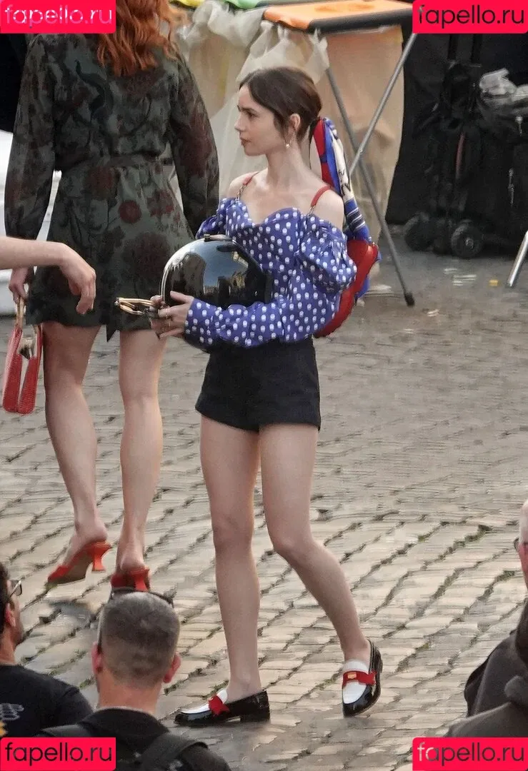 Lily Collins / lily_collins / lilyjcollins Onlyfans Photo Gallery 