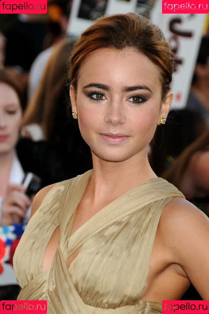 Lily Collins / lily_collins / lilyjcollins Onlyfans Photo Gallery 