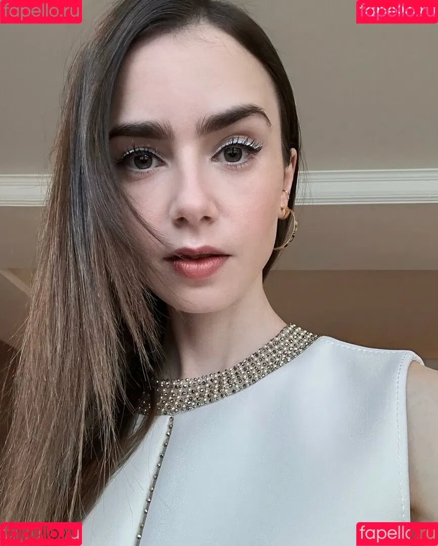 Lily Collins / lily_collins / lilyjcollins Onlyfans Photo Gallery 