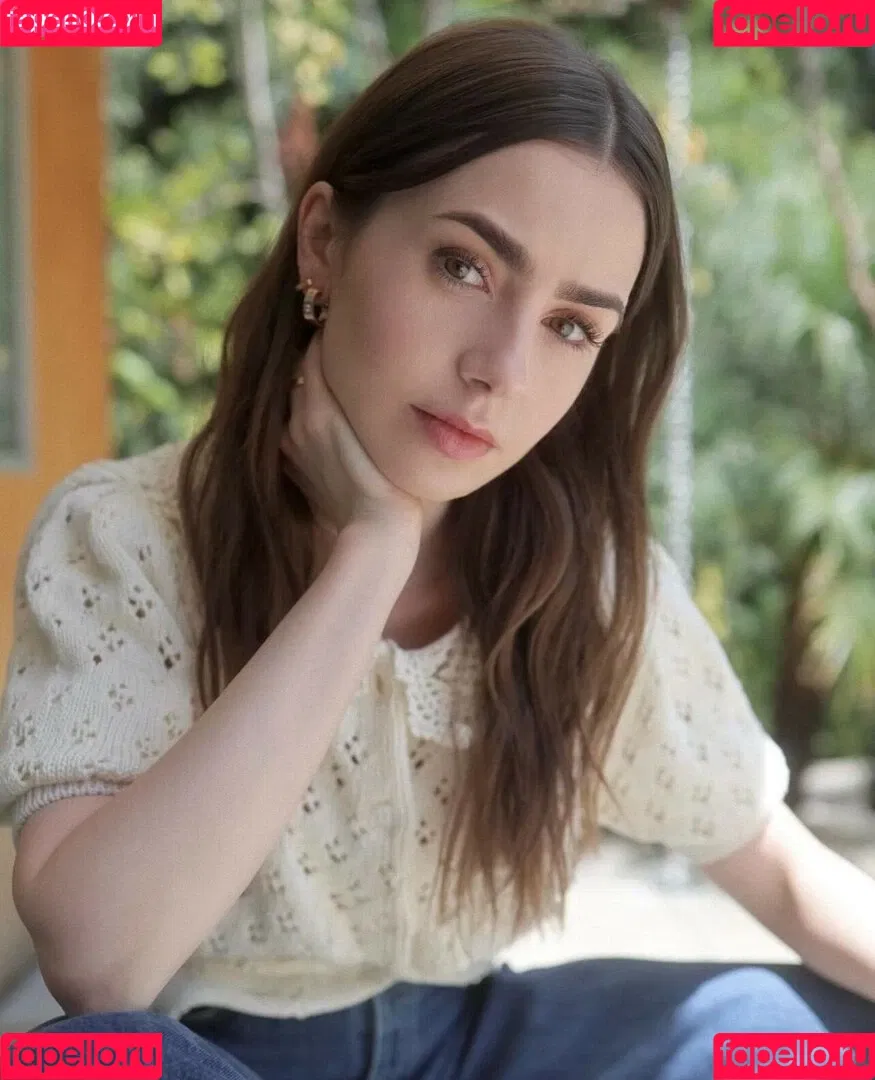 Lily Collins / lily_collins / lilyjcollins Onlyfans Photo Gallery 