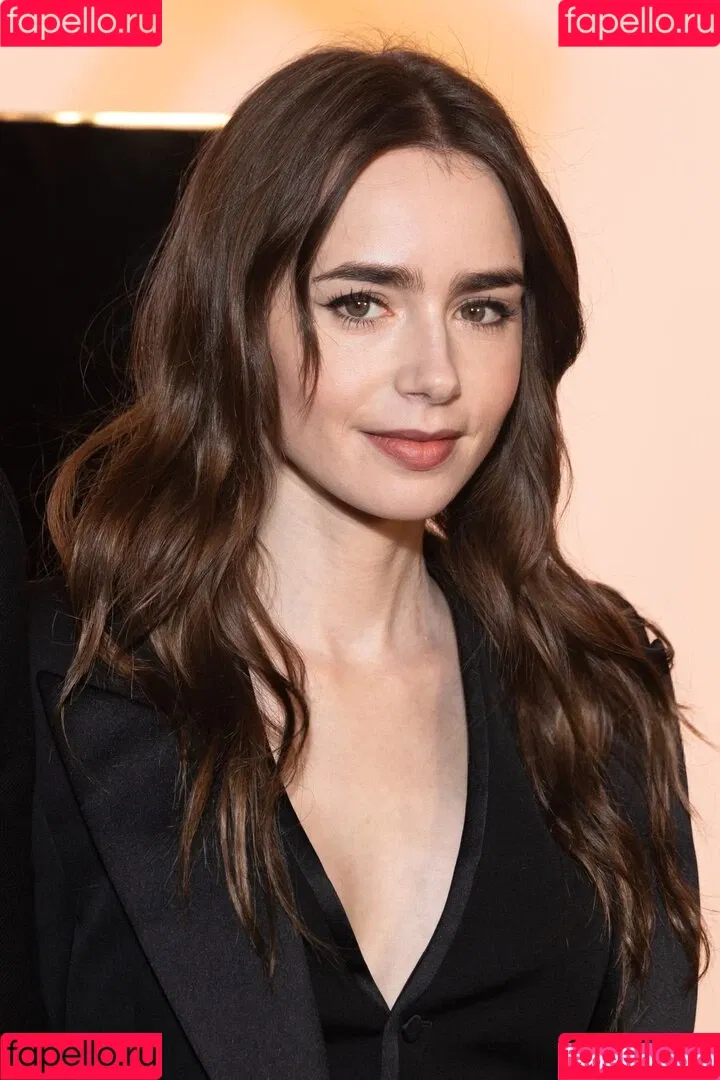 Lily Collins / lily_collins / lilyjcollins Onlyfans Photo Gallery 