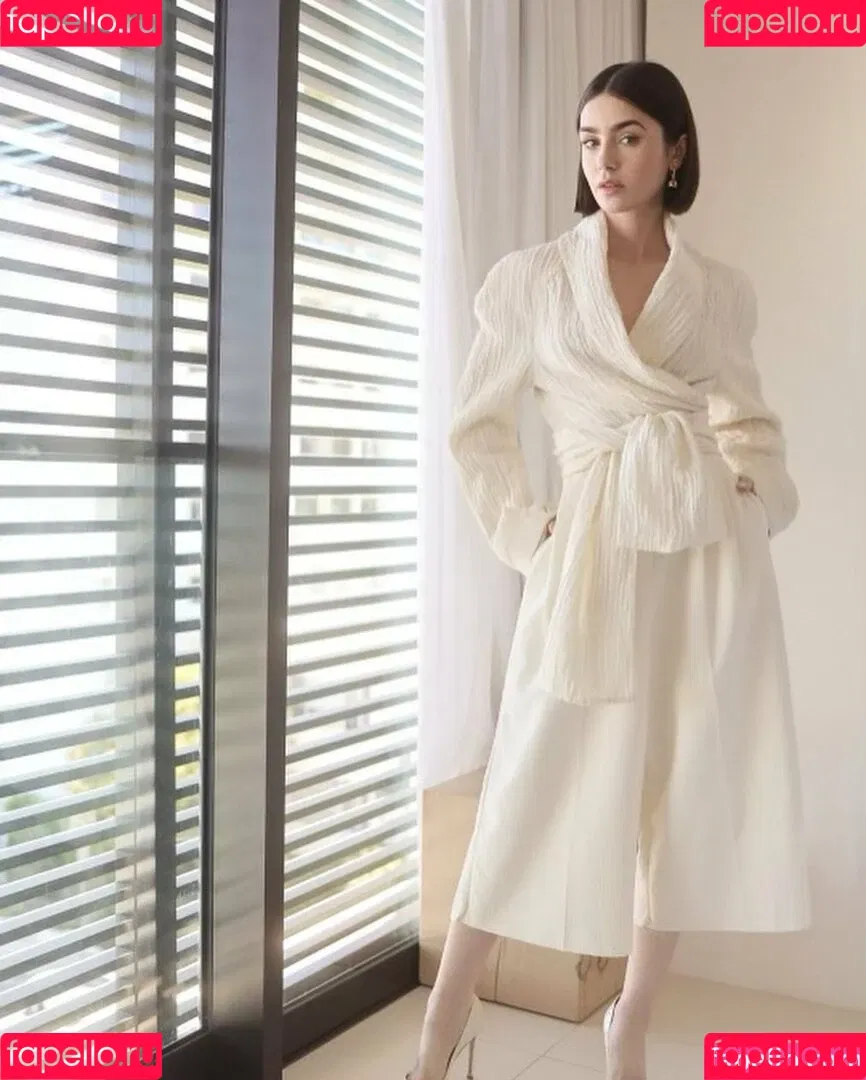Lily Collins / lily_collins / lilyjcollins Onlyfans Photo Gallery 