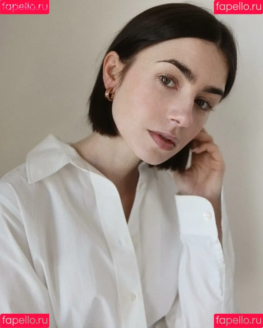 Lily Collins / lily_collins / lilyjcollins Onlyfans Photo Gallery 