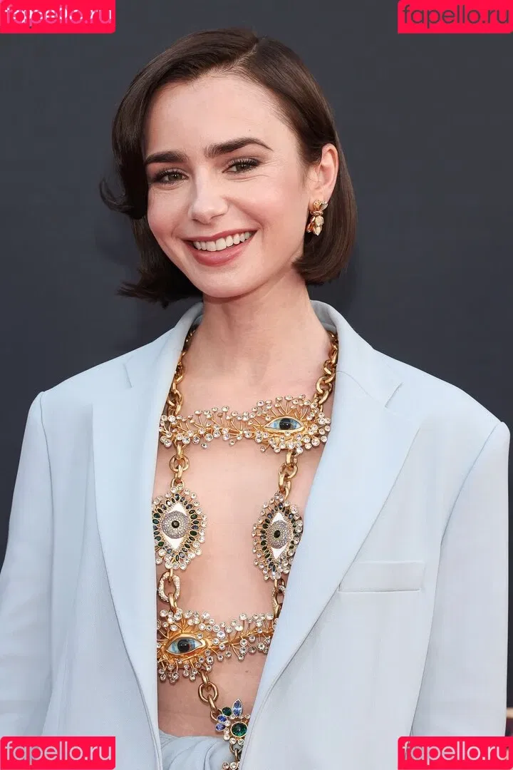 Lily Collins / lily_collins / lilyjcollins Onlyfans Photo Gallery 