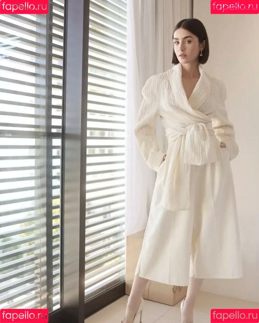 Lily Collins / lily_collins / lilyjcollins Onlyfans Photo Gallery 
