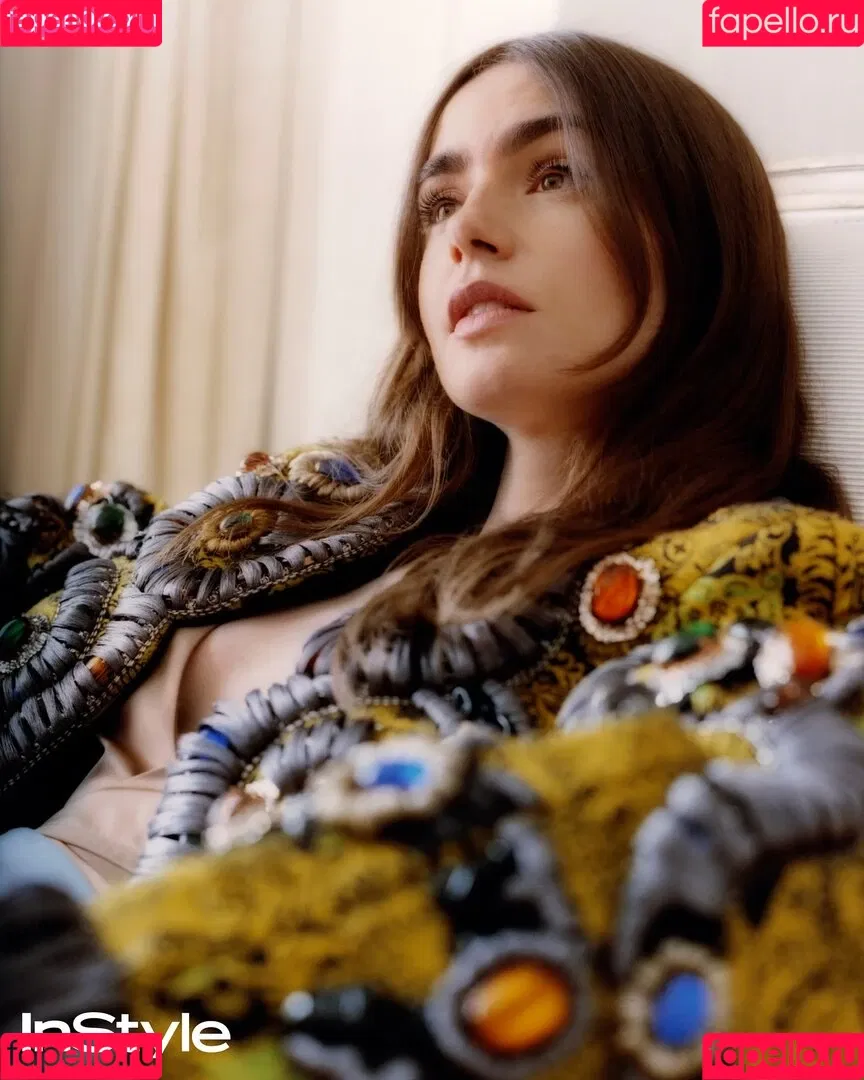 Lily Collins / lily_collins / lilyjcollins Onlyfans Photo Gallery 